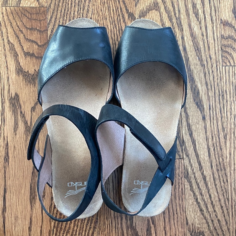 Dansko Vera black leather wedge heel, peep toe sandal, size 37 (6.5-7).